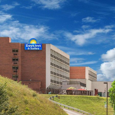 Days Inn & Suites By Wyndham Sutton Flatwoods Εξωτερικό φωτογραφία