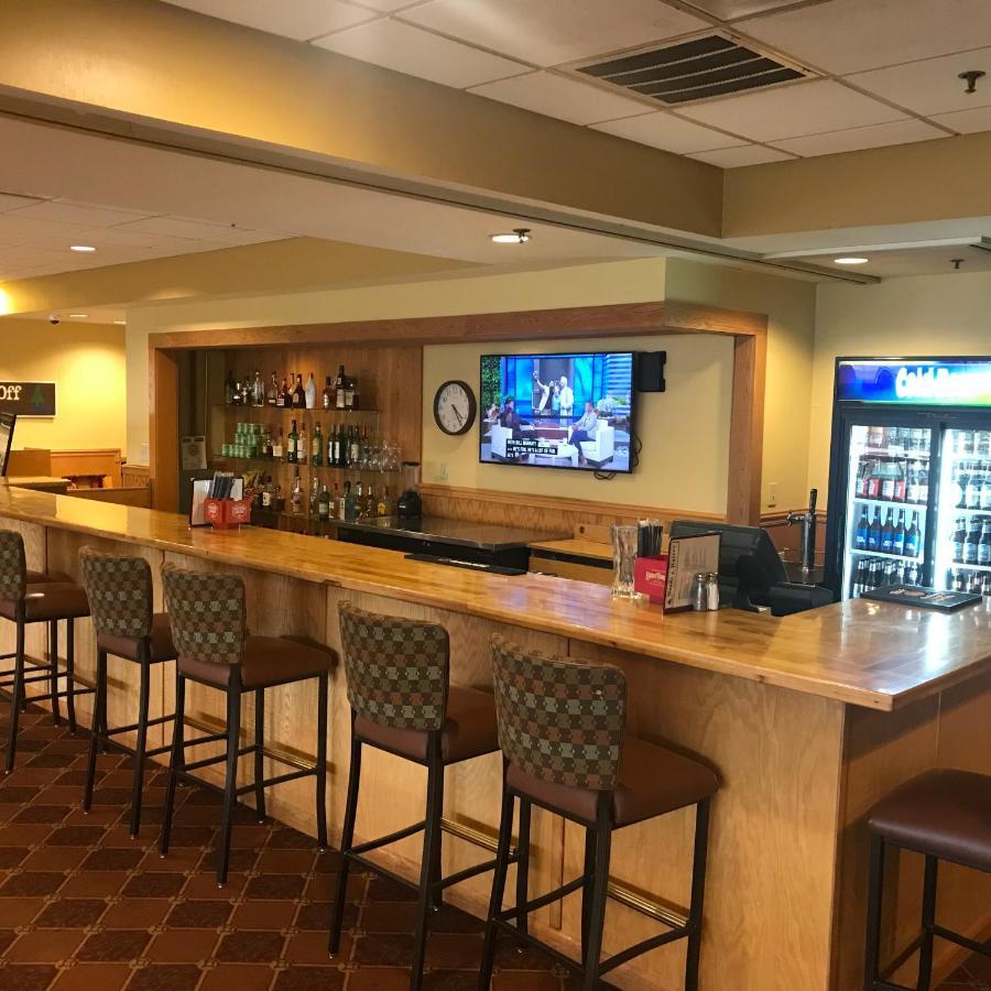 Days Inn & Suites By Wyndham Sutton Flatwoods Εξωτερικό φωτογραφία
