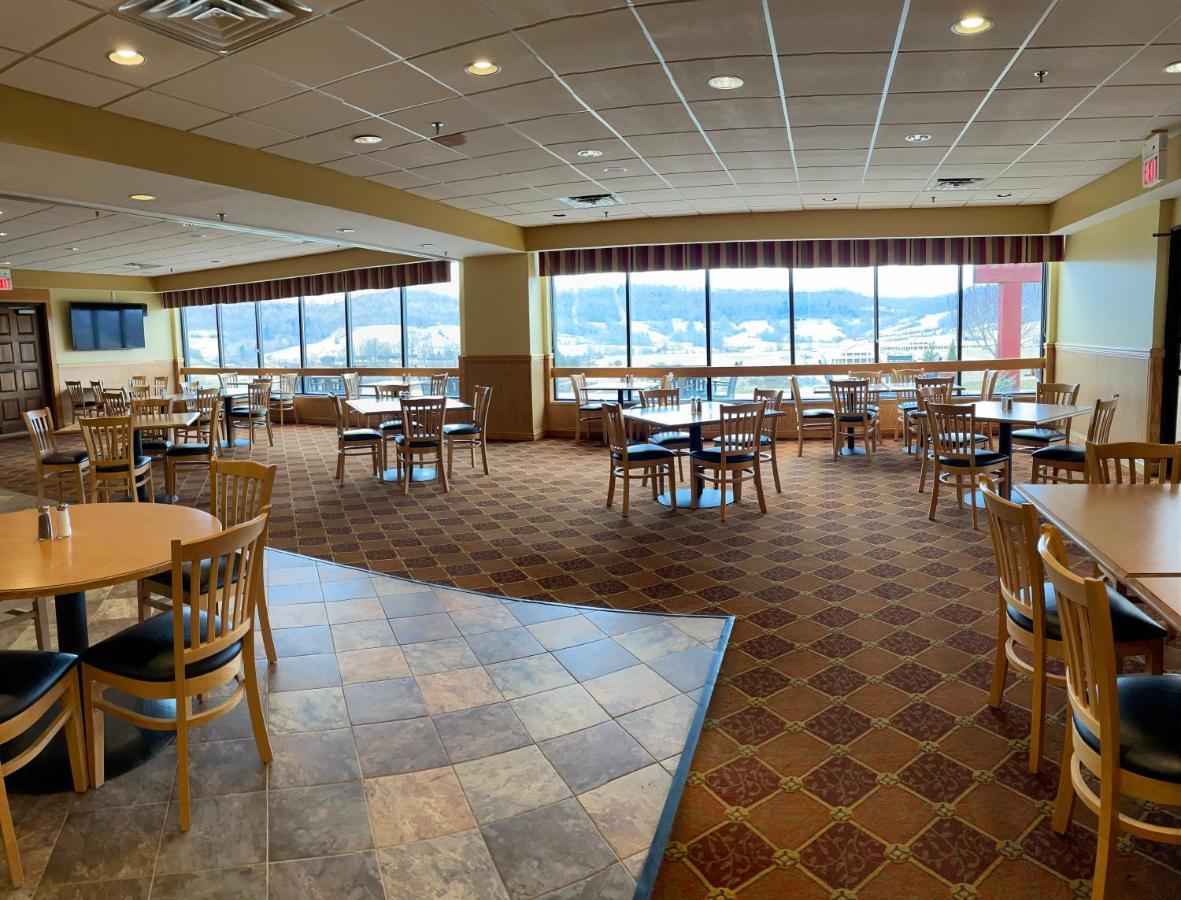 Days Inn & Suites By Wyndham Sutton Flatwoods Εξωτερικό φωτογραφία