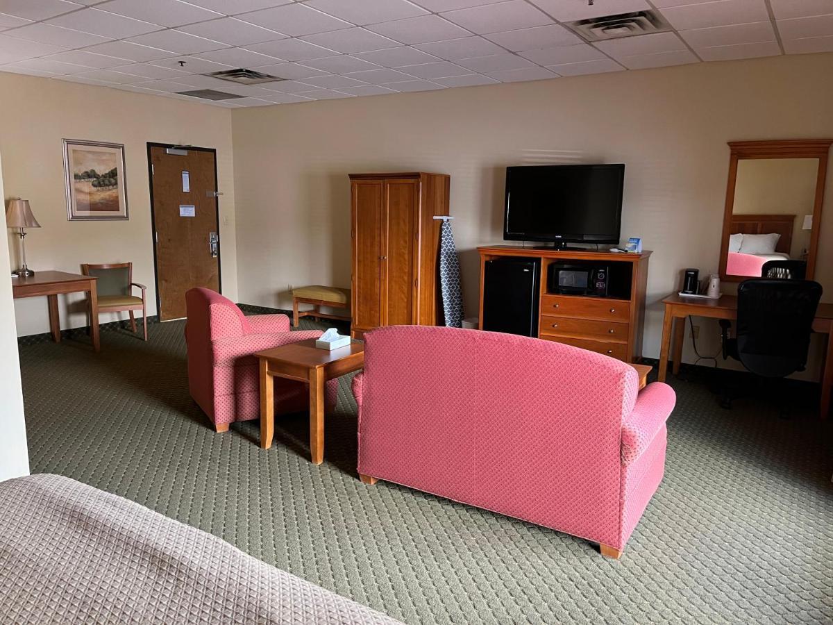 Days Inn & Suites By Wyndham Sutton Flatwoods Εξωτερικό φωτογραφία