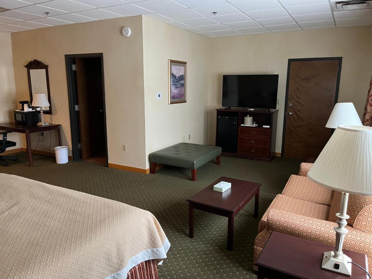 Days Inn & Suites By Wyndham Sutton Flatwoods Εξωτερικό φωτογραφία