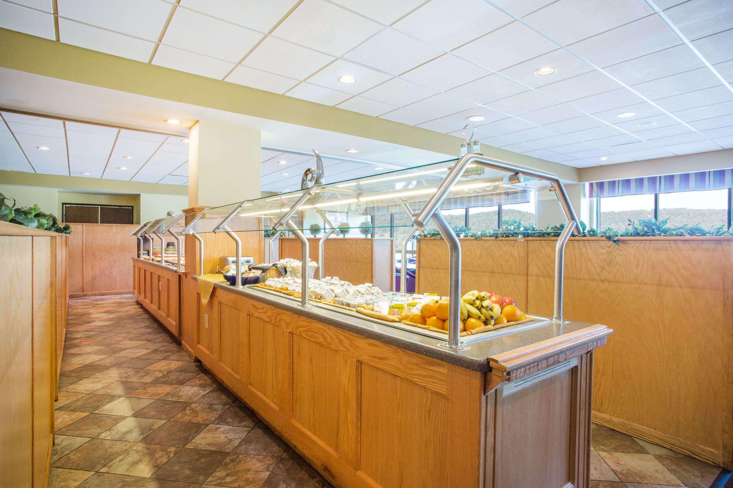 Days Inn & Suites By Wyndham Sutton Flatwoods Εξωτερικό φωτογραφία